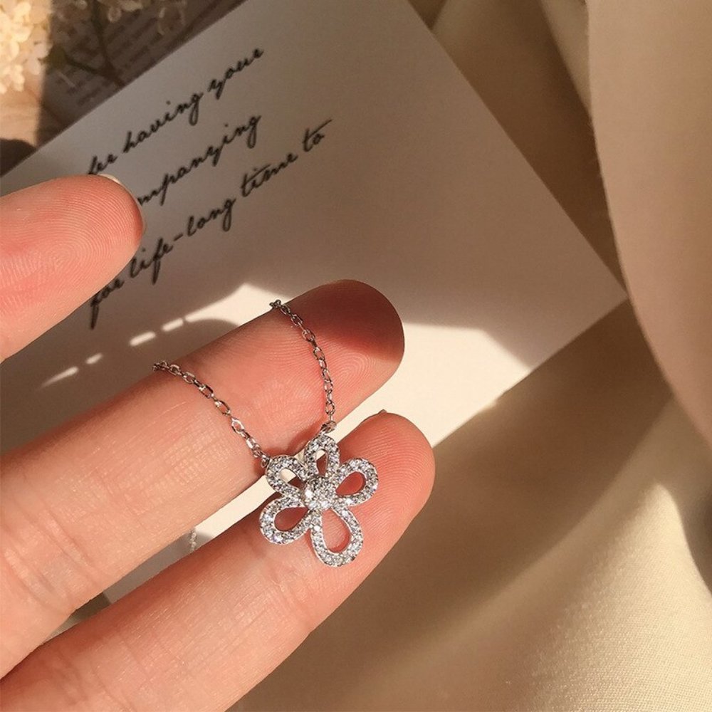 NEW 925 Sterling Silver Diamond Flower Necklace Z - Picture 2 of 7